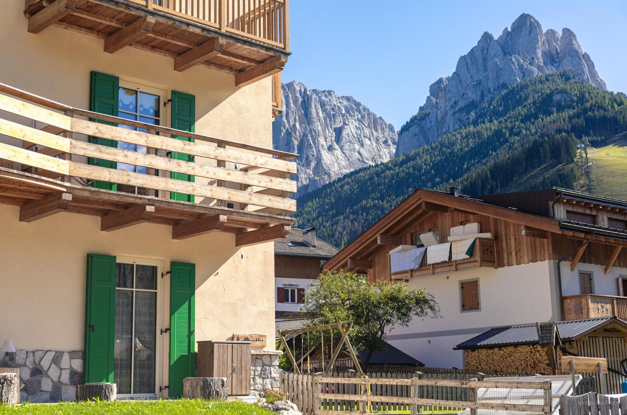 Majon De La Nona Hotel Pozza di Fassa Exterior foto