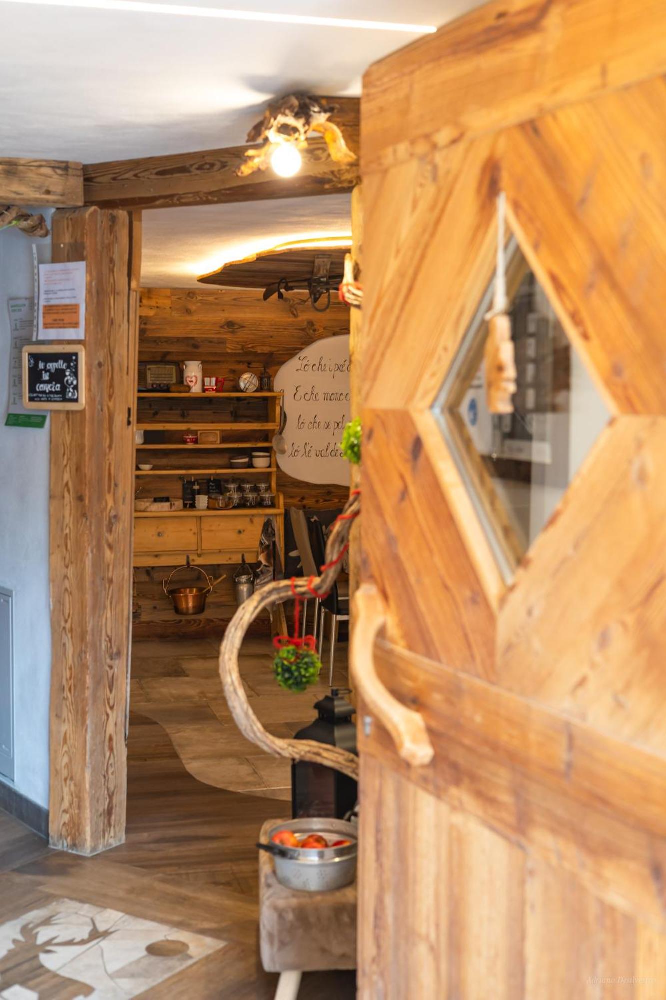 Majon De La Nona Hotel Pozza di Fassa Exterior foto