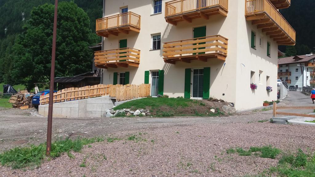 Majon De La Nona Hotel Pozza di Fassa Exterior foto